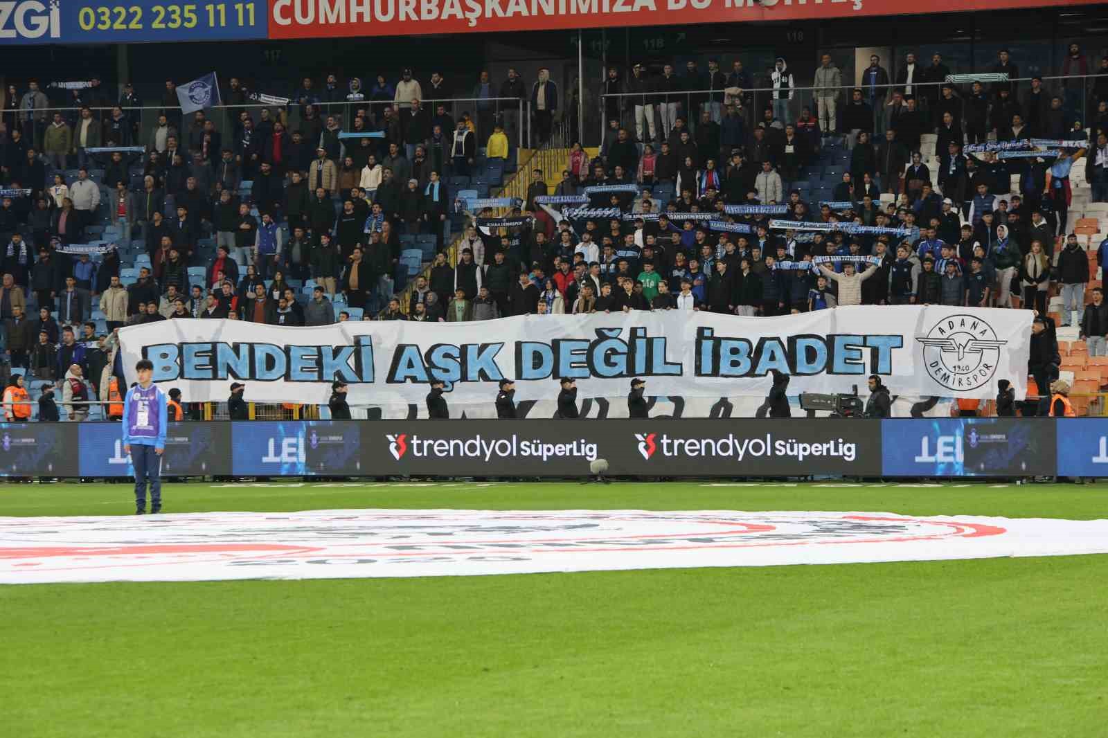 Trendyol Süper Lig: Adana Demirspor: 0 - Antalyaspor: 0 (Maç devam ediyor)