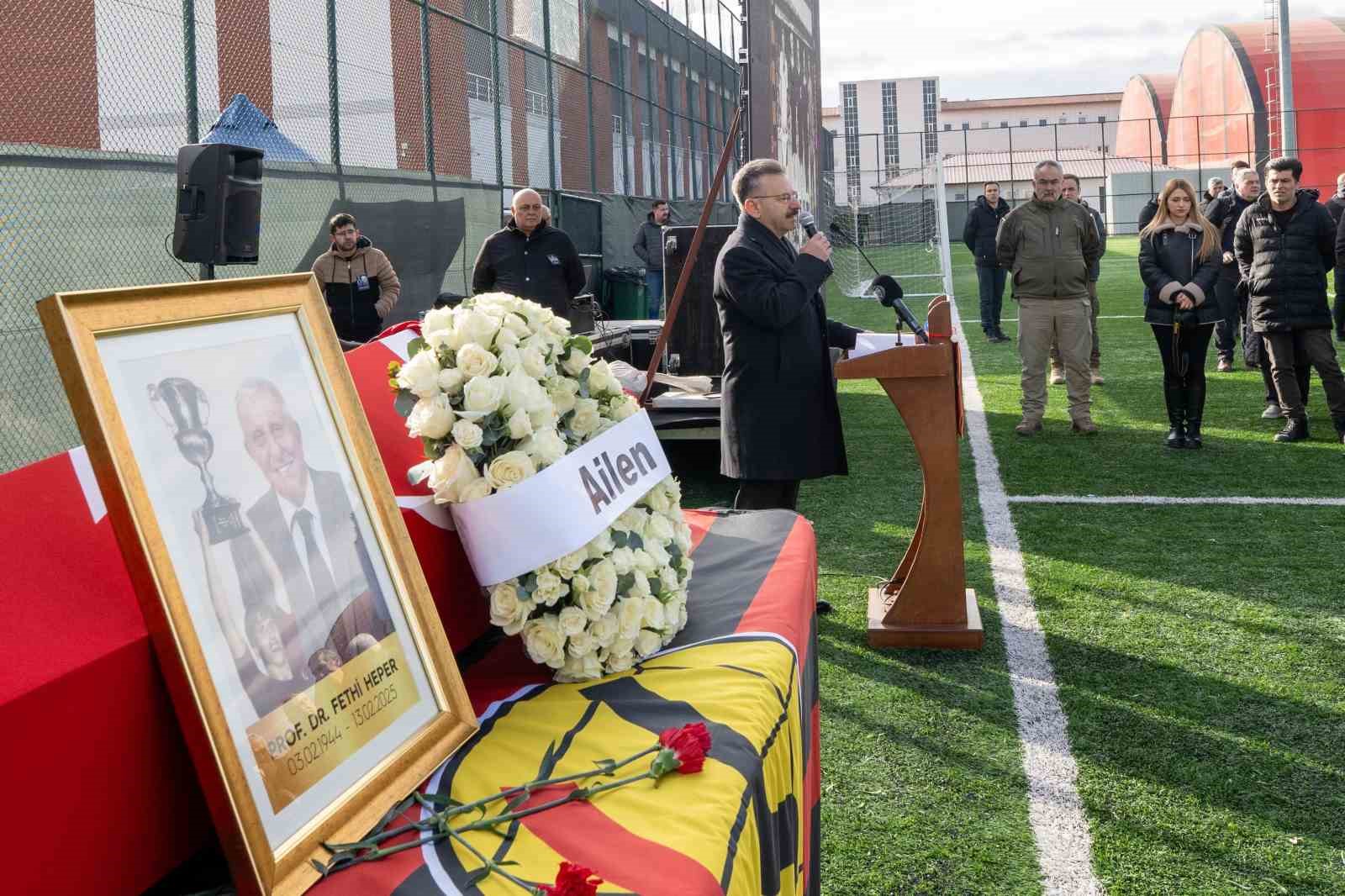 Vali Aksoy, Fethi Heper için düzenlenen anma programına katıldı