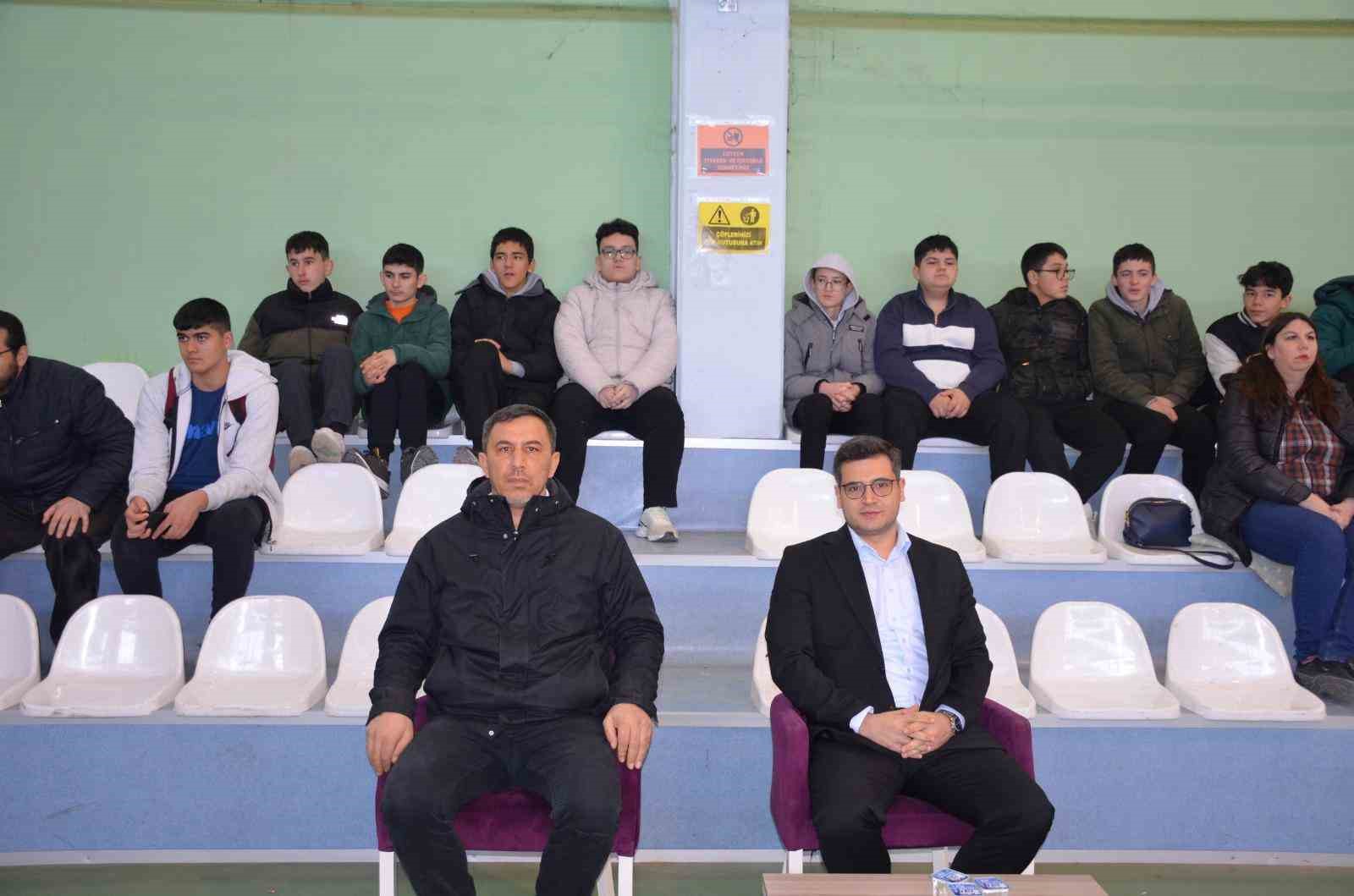 Beylikova Kaymakamlığı Kurumlar Arası Voleybol Turnuvası başladı!