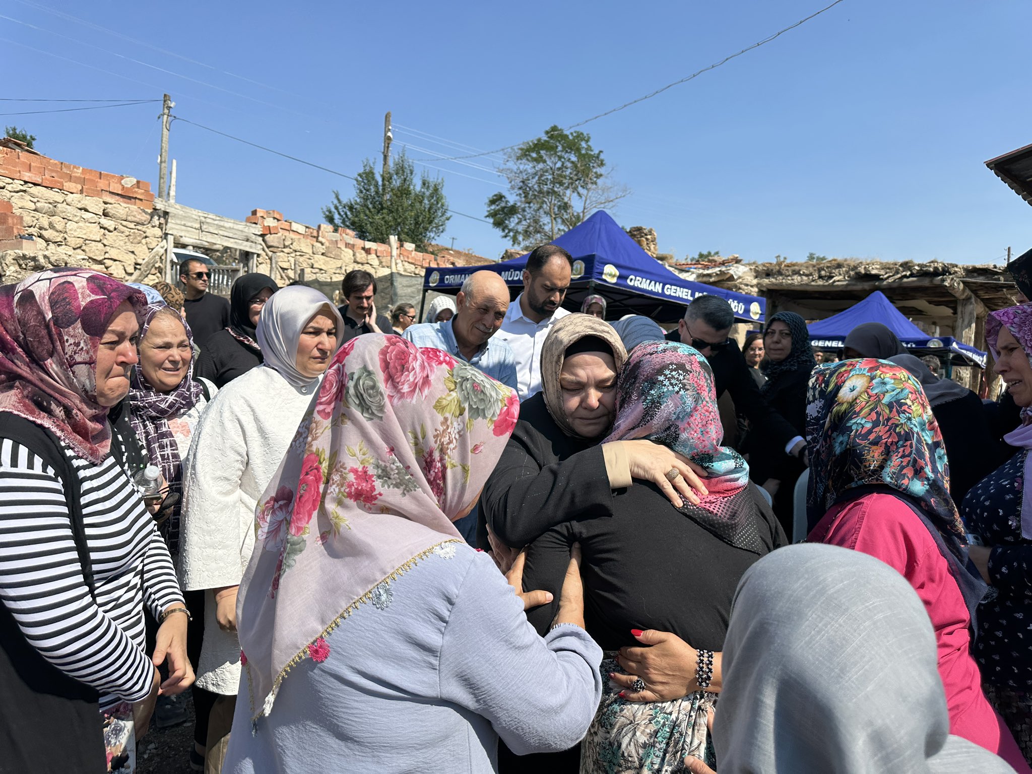 Seyitgazi Kümbet’te Şehit Evine Ziyaret: Ayşen Gürcan Aileyle Bir Araya Geldi
