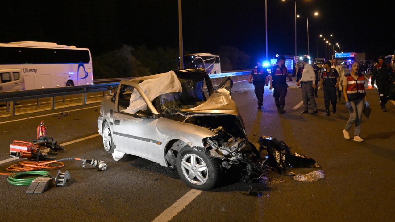 Kafa Kafaya Çarpıştılar: Ters Yön Kazası 2 Can Aldı