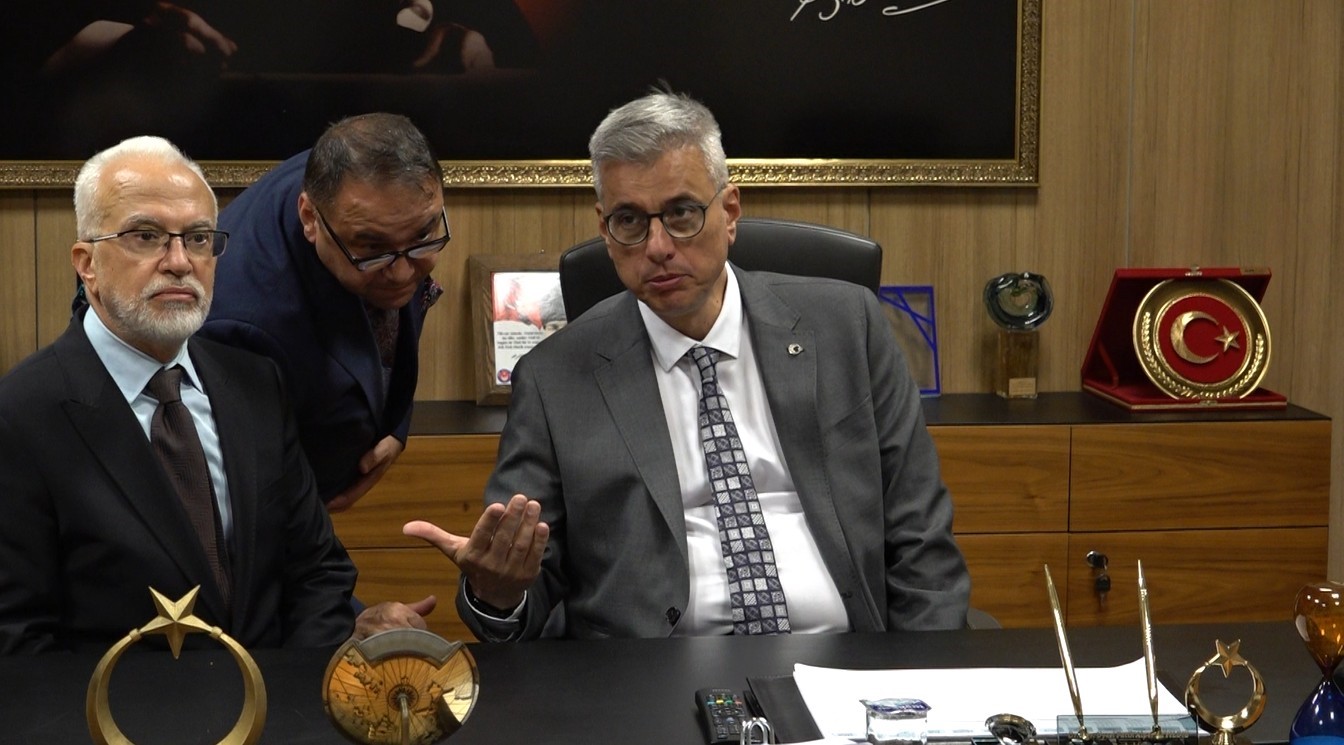 Sağlık Bakanı Memişoğlu’ndan Yangında Yaralanan İşçiye Ziyaret