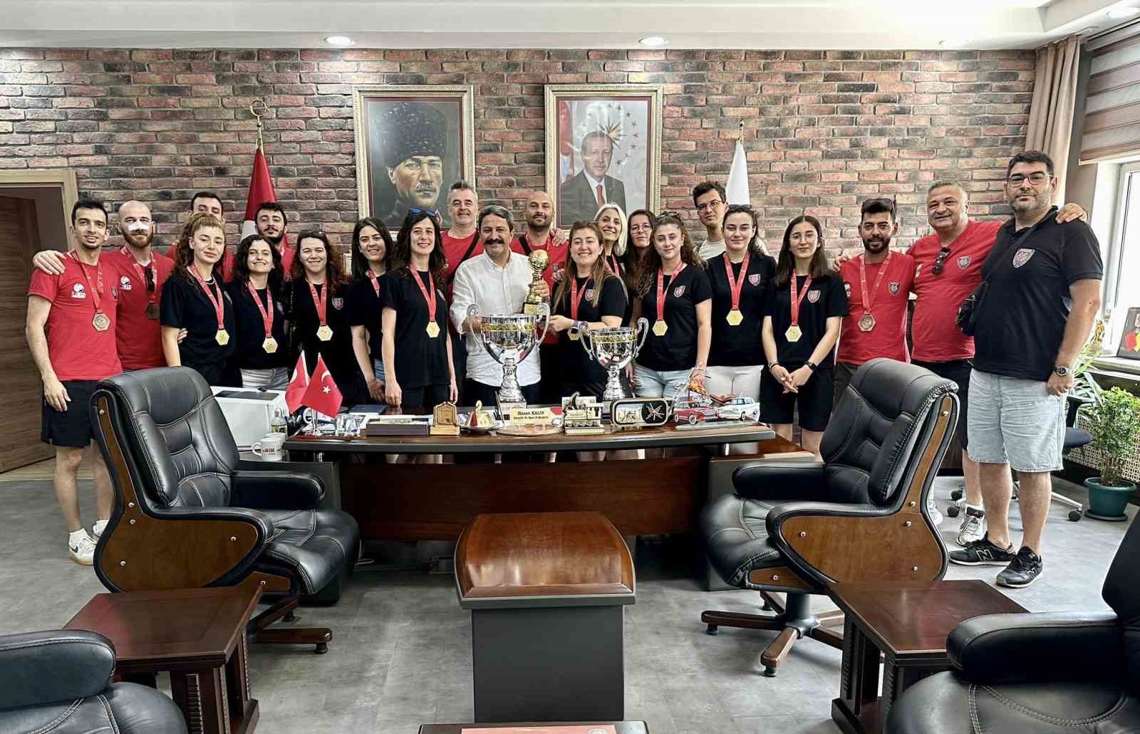 İşitme Engelli Sporcular Eskişehir’e Gurur Yaşattı
