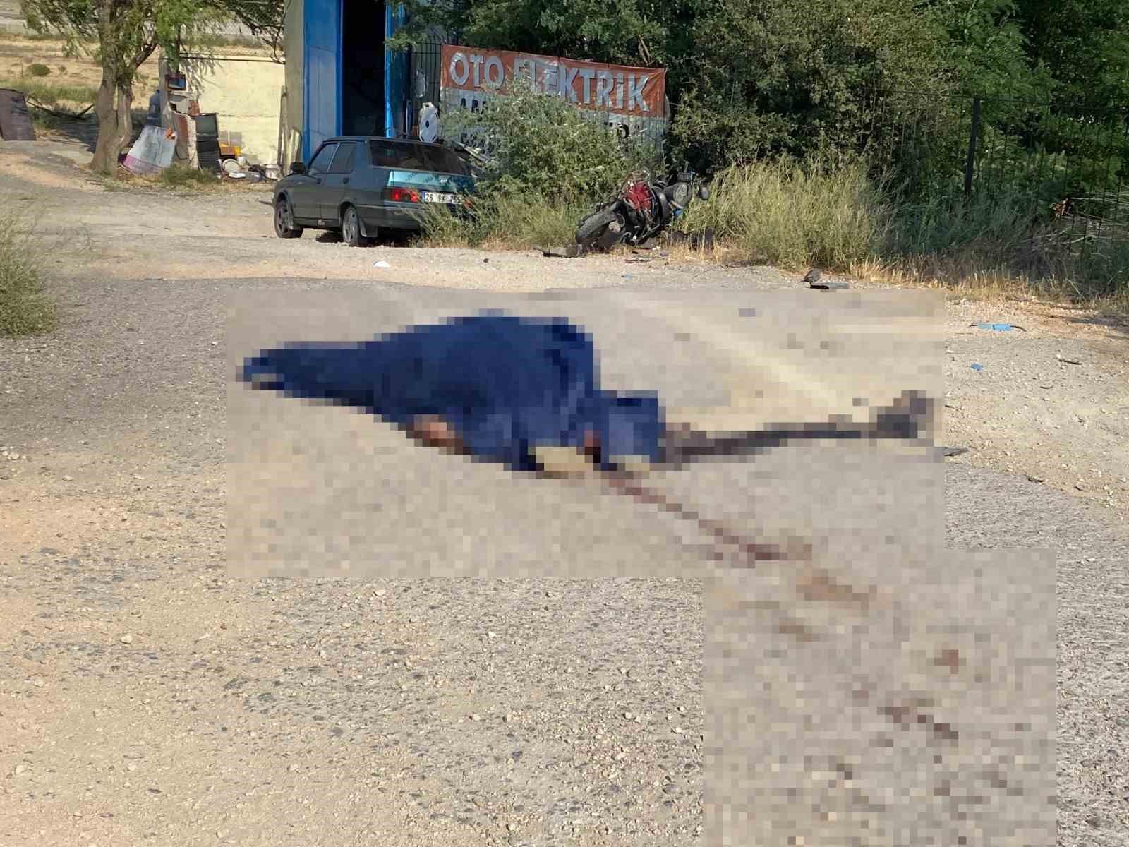 Kaskı ve Ayakkabısı Metrelerce Uzakta Bulundu: Motosiklet Sürücüsü Hayatını Kaybetti