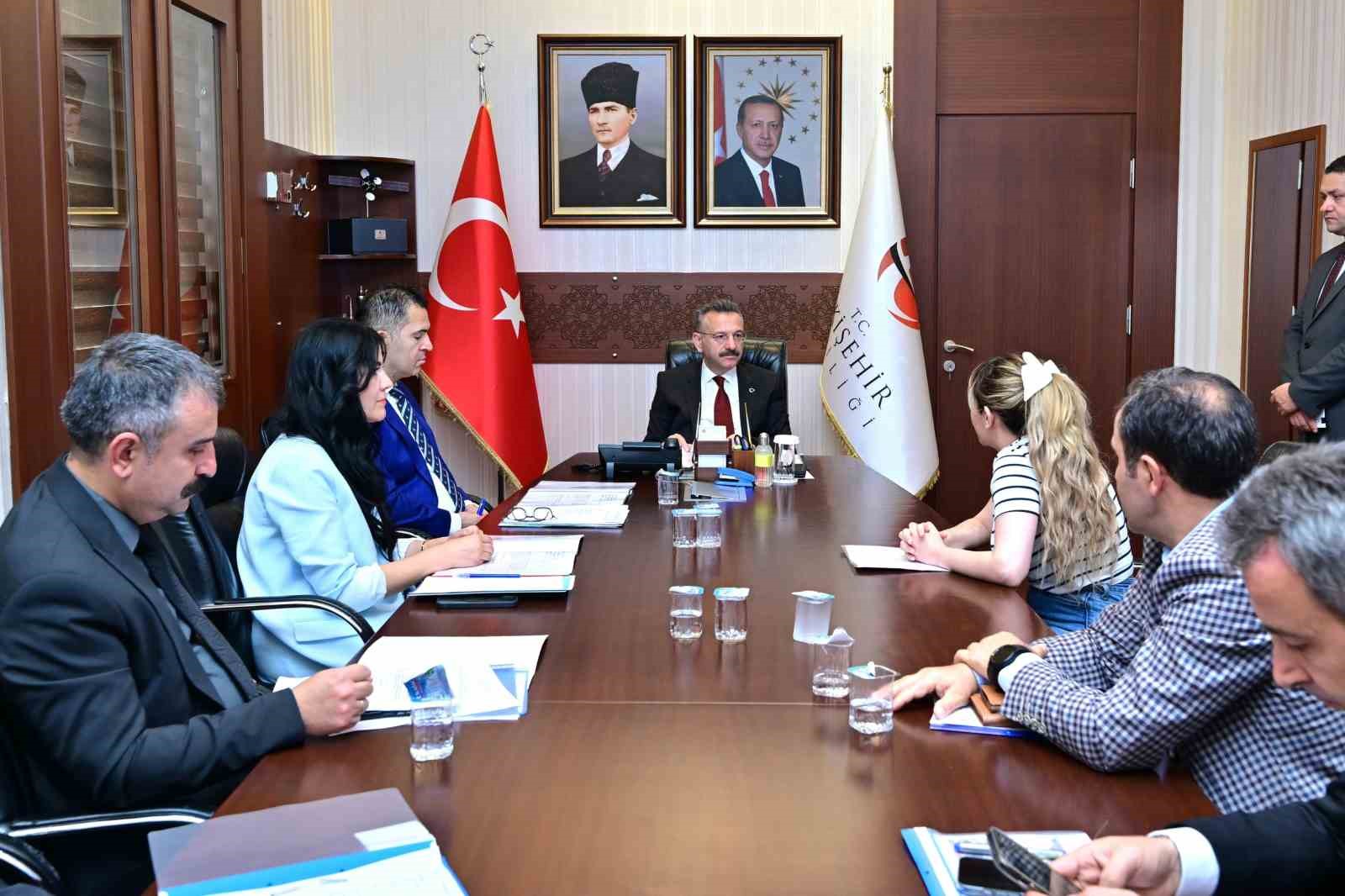 Vali Aksoy Vatandaşlarla Birebir Görüştü!