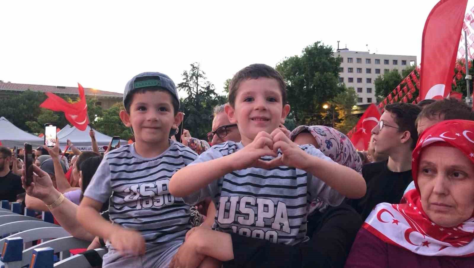 Meydan Dolu, Yürekler Bir: Eskişehir’de 15 Temmuz Unutulmadı!