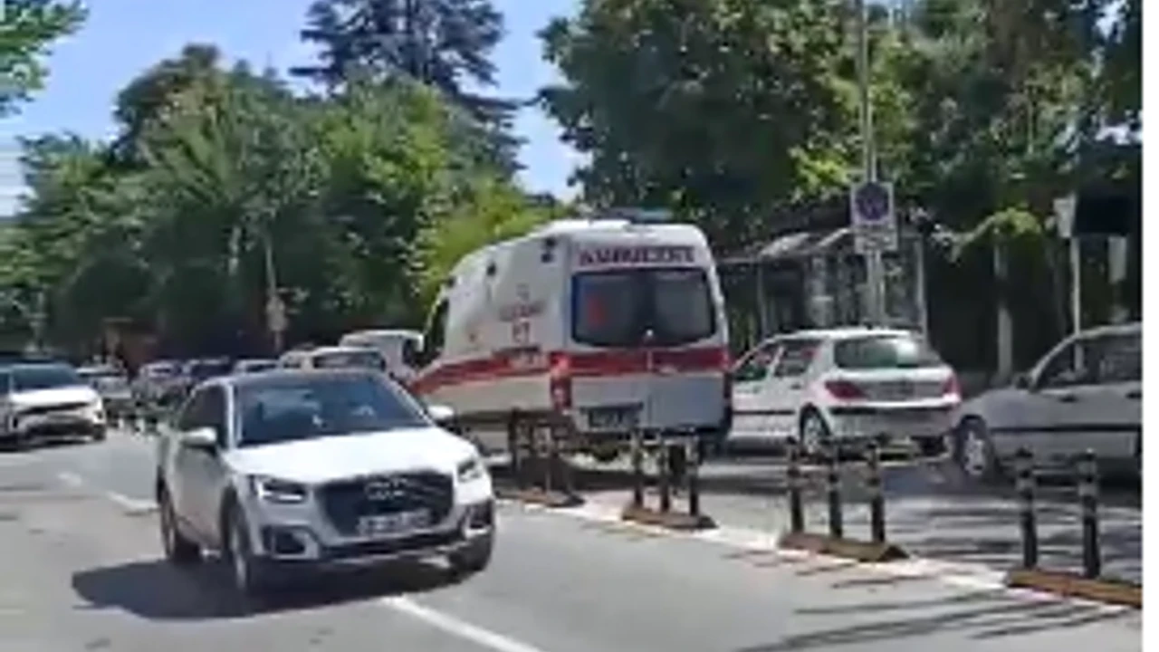 Eskişehir’de Dubalı Düzenleme Ambulansın Yolunu Kesti!