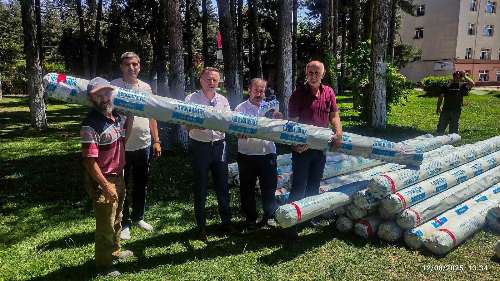 Tepebaşı’nda çiftçilere hibeli sera naylonu desteği verildi