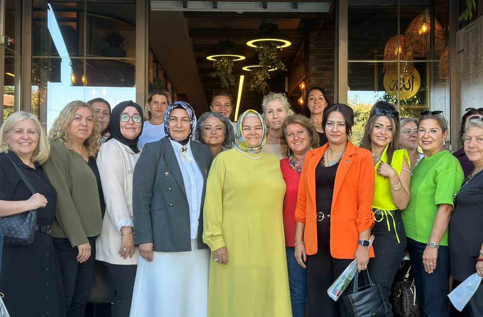 PROF. DR. AYŞEN GÜRCAN, ESKİŞEHİR’DE KADIN MUHTARLAR VE VATANDAŞLARLA BULUŞTU!