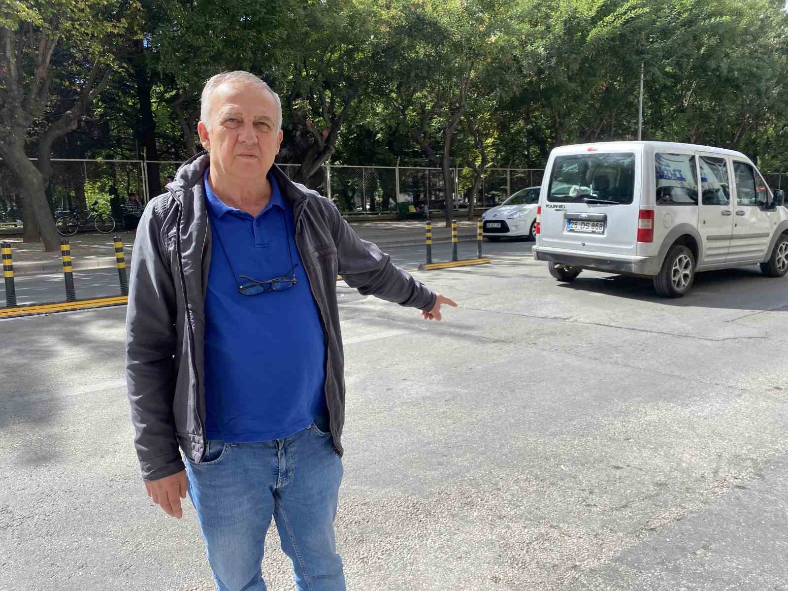 İstiklal Mahallesi’nde duba engeli sürücüleri kızdırdı!