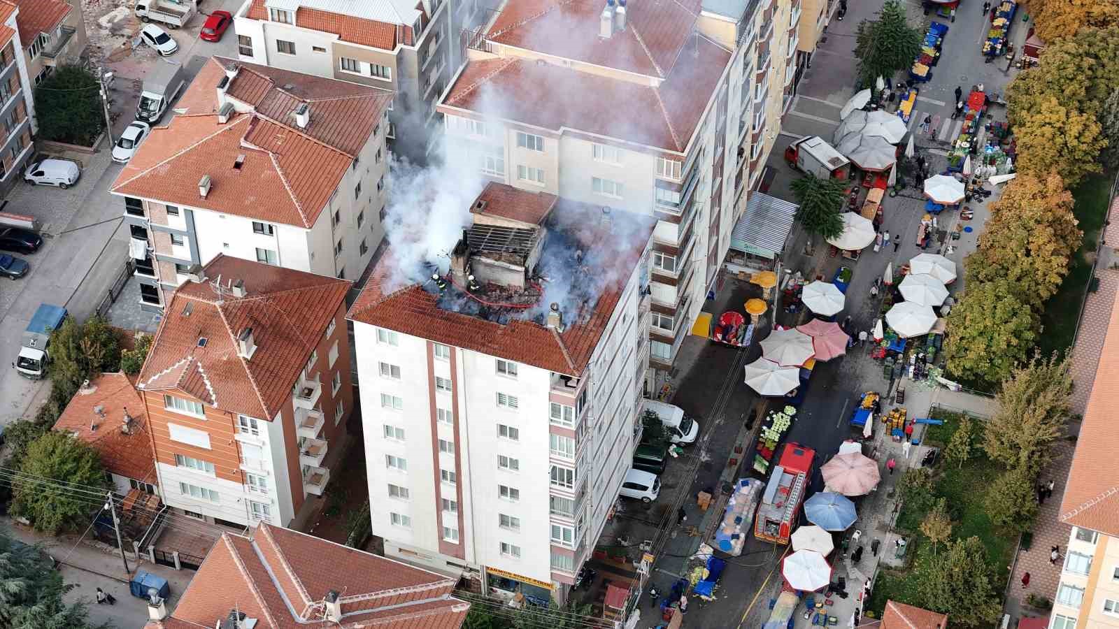Yangın Panik Yarattı, Vatandaşlar Alışverişten Vazgeçmedi!