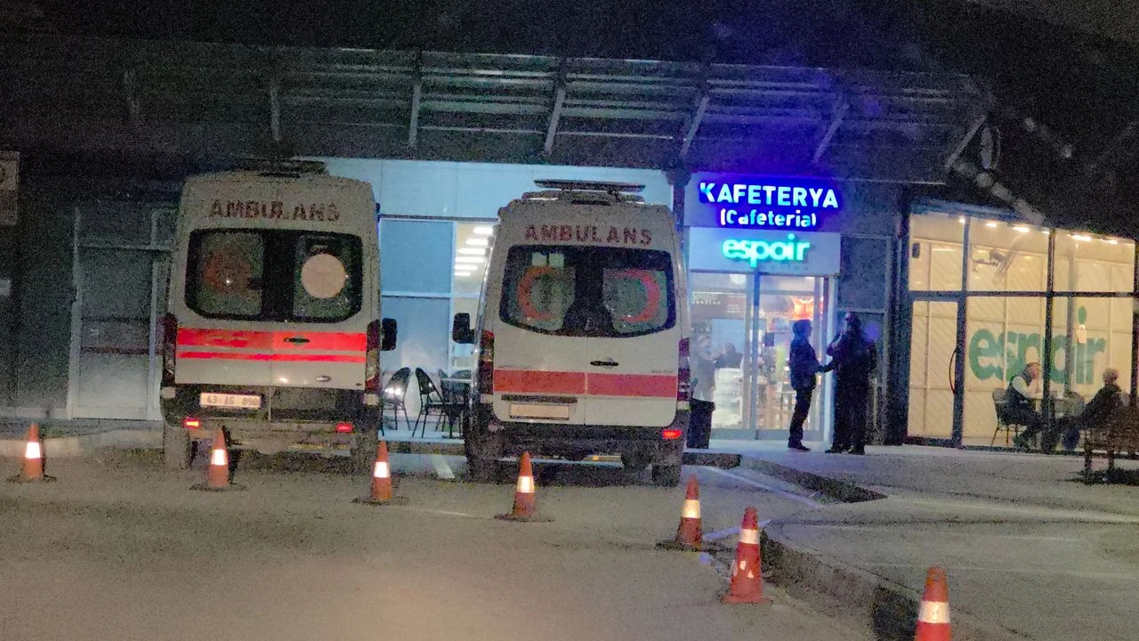 Eskişehir’de Gıda Zehirlenmesi: 28 Öğrenci Hastaneye Kaldırıldı!