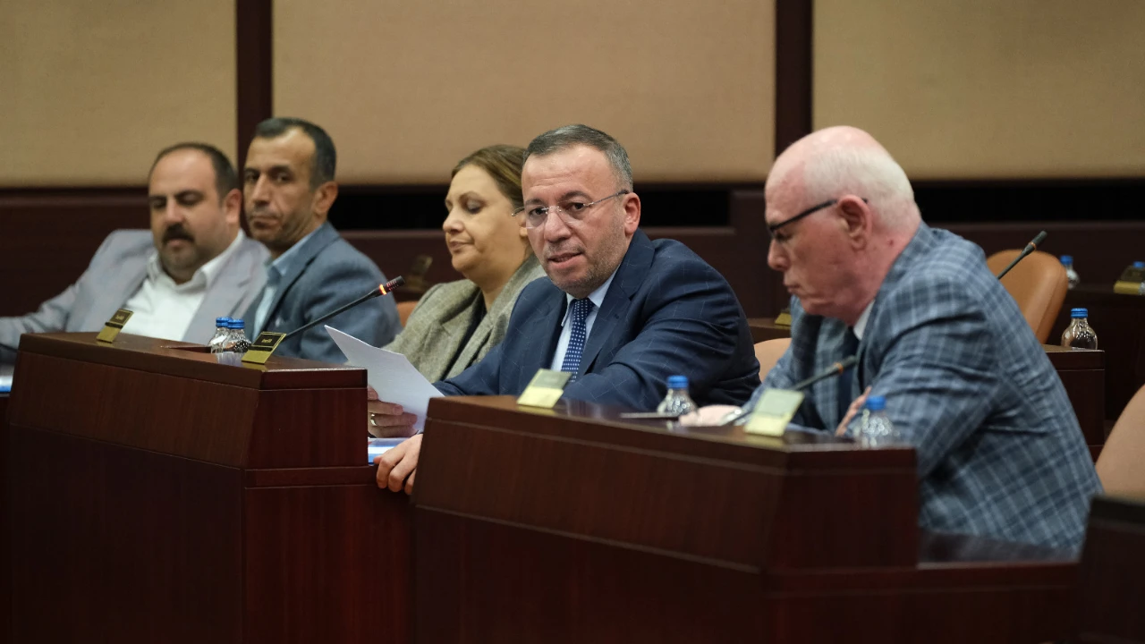 Eskişehir Meclisinde Gergin Anlar: Ahmet Sivri’den Sert Sözler!