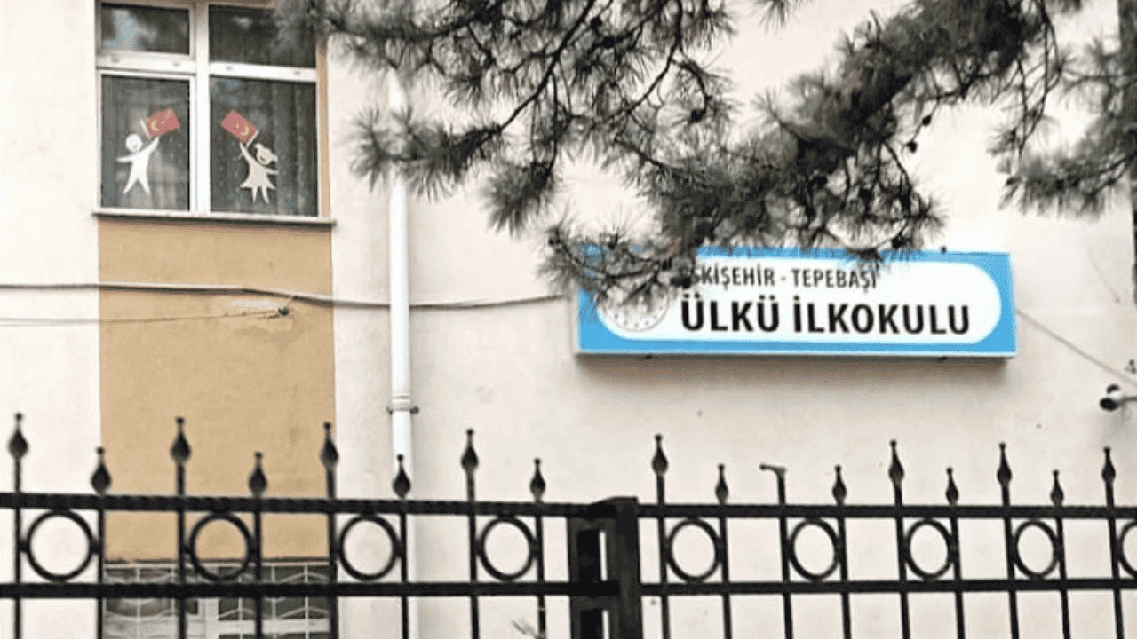 Eskişehir’de İlkokulda Dehşet: Öğrenci Jiletle Saldırdı İddiası!