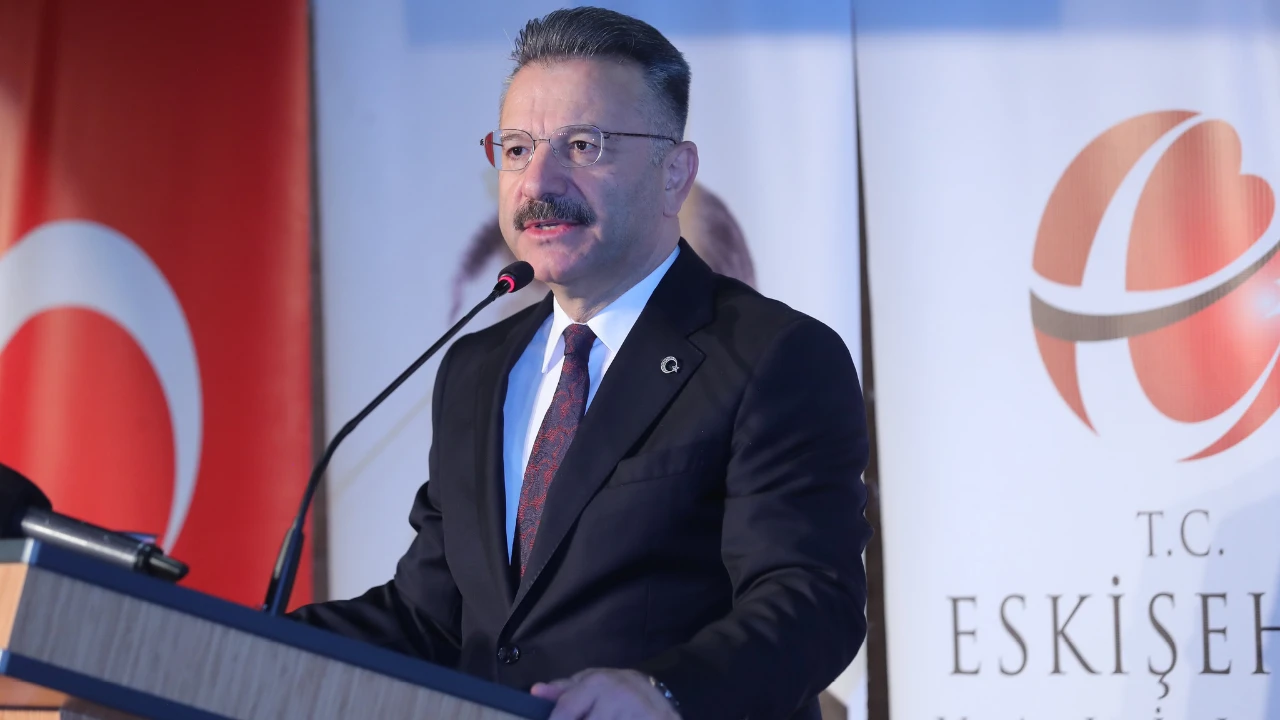 VALİ AKSOY: CUMHURİYET MİLLETİMİZİN EN DEĞERLİ MİRASI!