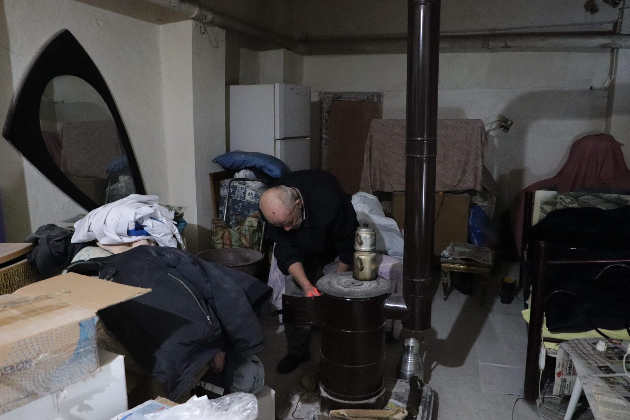 HASAN DEDE’NİN ZOR YAŞAMI YÜREK BURKTU!