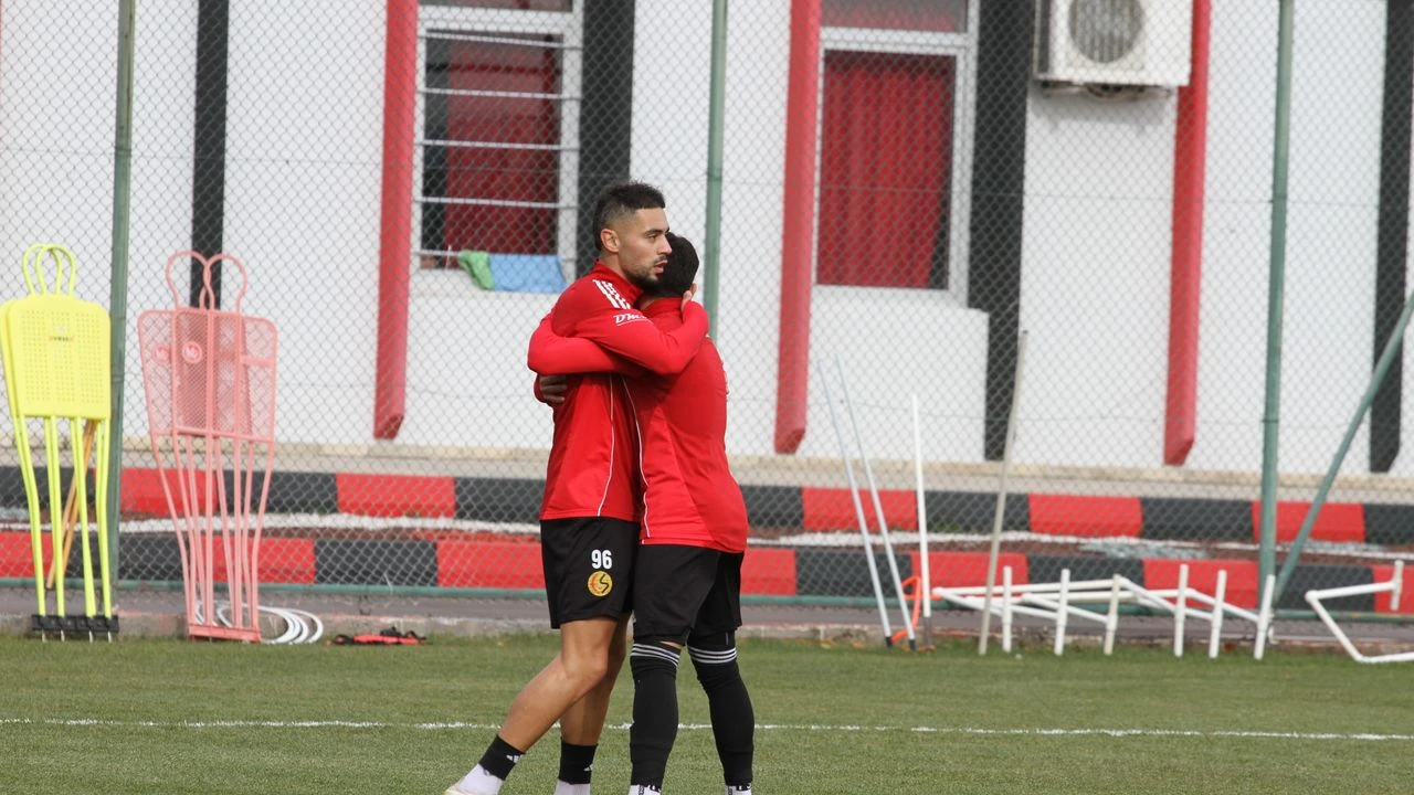Hazırlık maçında yüzler güldü: Eskişehirspor, İnegöl Kafkasspor'u 4-1'le geçti!