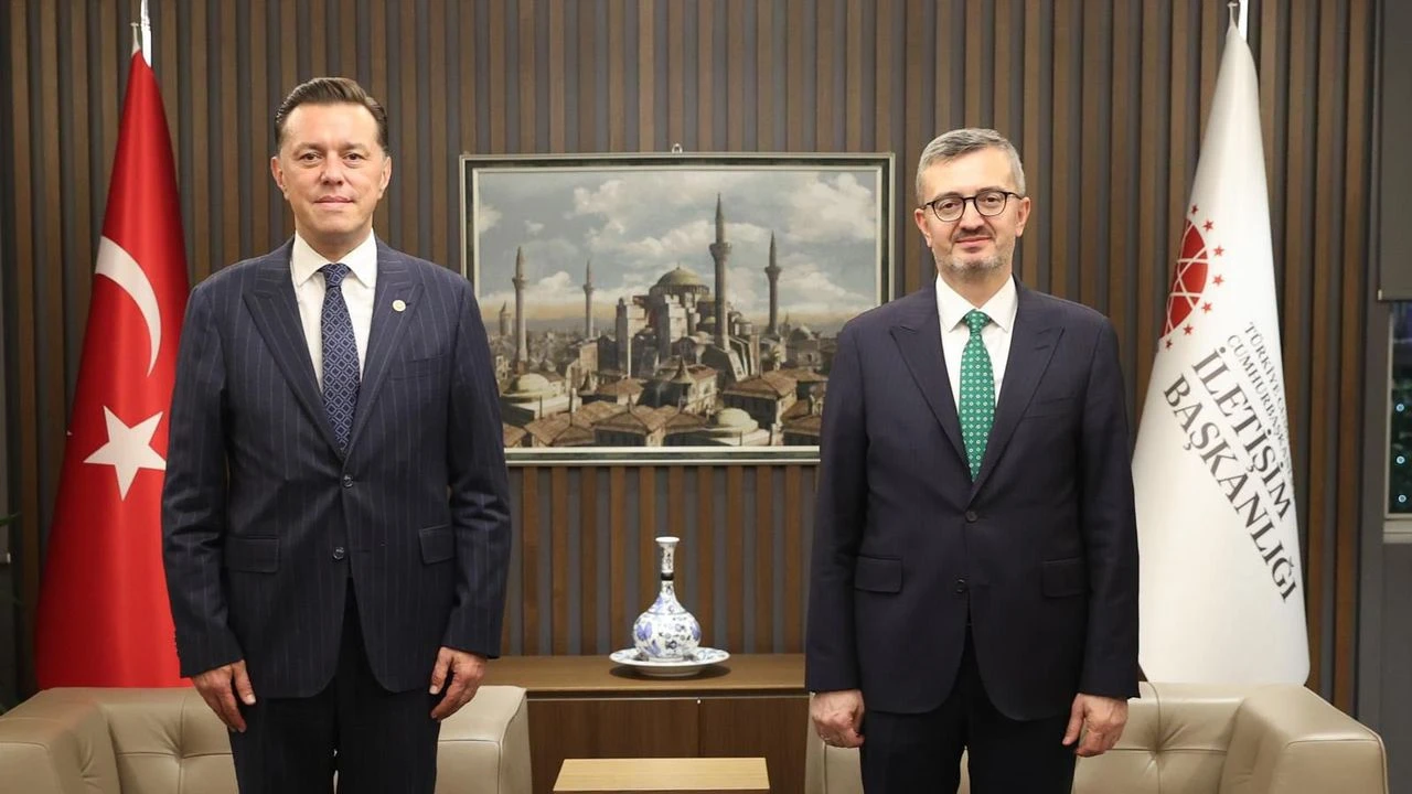 AK Parti Eskişehir Vekili Hatipoğlu'ndan Kritik Ziyaret: İletişim Başkanı Duran ile Ne Konuştu?