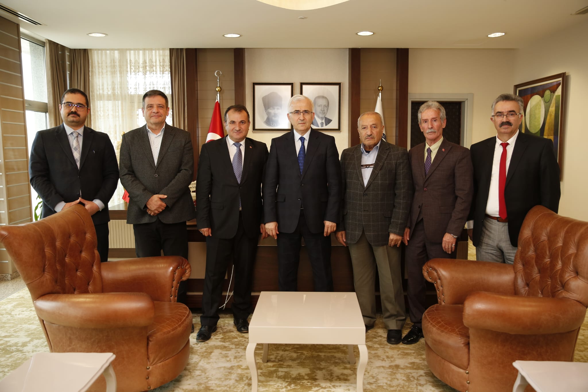 ESKERDER’den Rektör Çolak’a nazik ziyaret: Eskişehir’i ileriye taşıma konusunda iş birliği vurgusu!