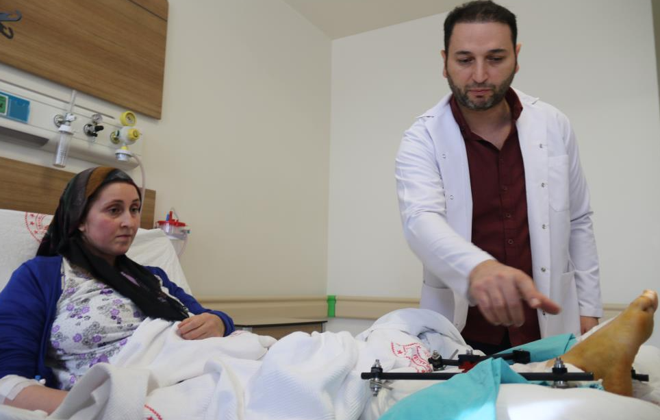 Eskişehir'de doktorlar mucize yarattı: Forkliftin altında kalan işçinin bacaklarına ne yaptılar?