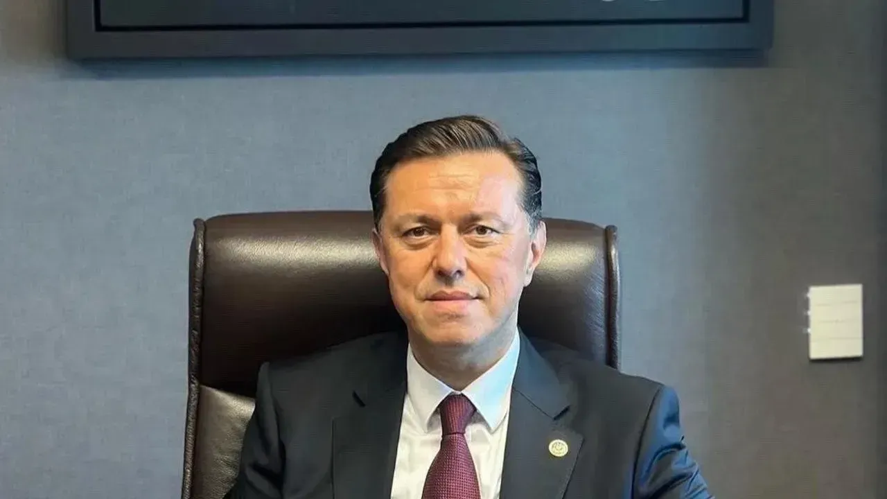 Eskişehir'de dev anket: Hatipoğlu zirvede, CHP oy oranında lider!