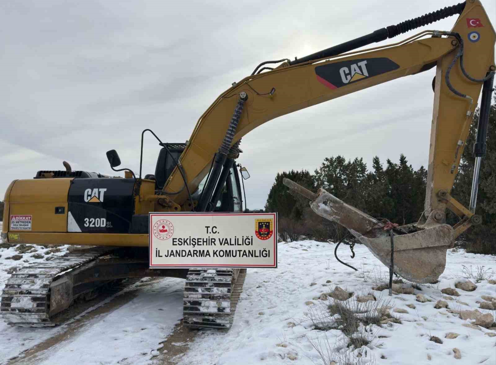 Eskişehir'de Kaçak kazı yapan 8 şüpheliye suçüstü