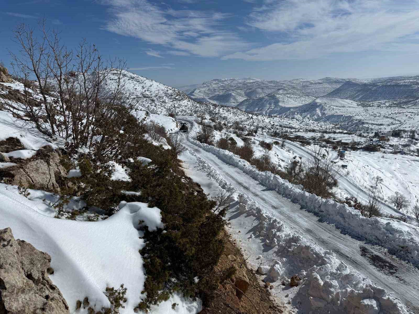 Gercüş’te 58 köy yolu ulaşıma açıldı