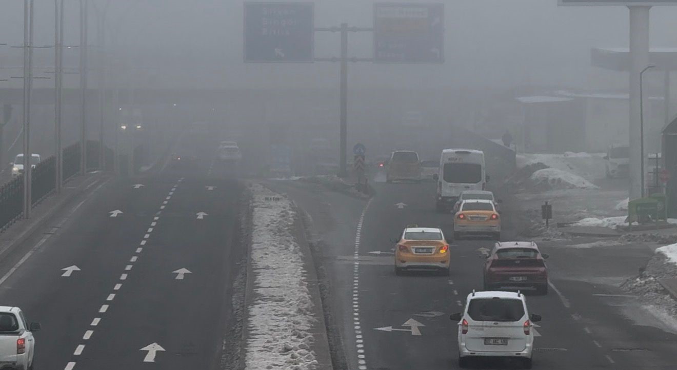 Diyarbakır’da sis etkisini sürdürüyor
