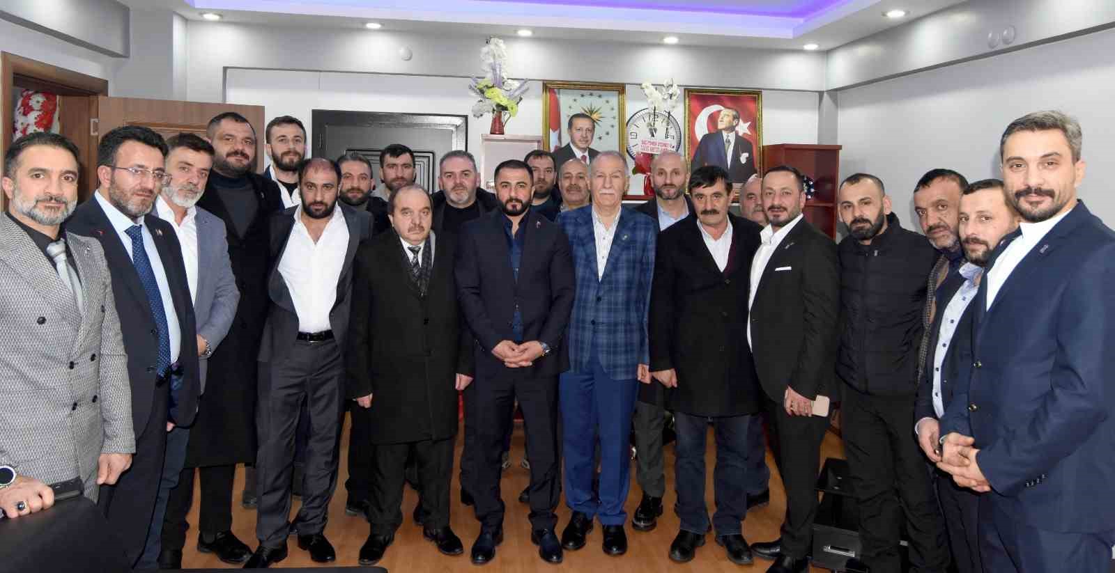 ESOB’dan Oto Tamir ve İmalatçıları Odası Başkanı Akdoğan’a tebrik ziyareti