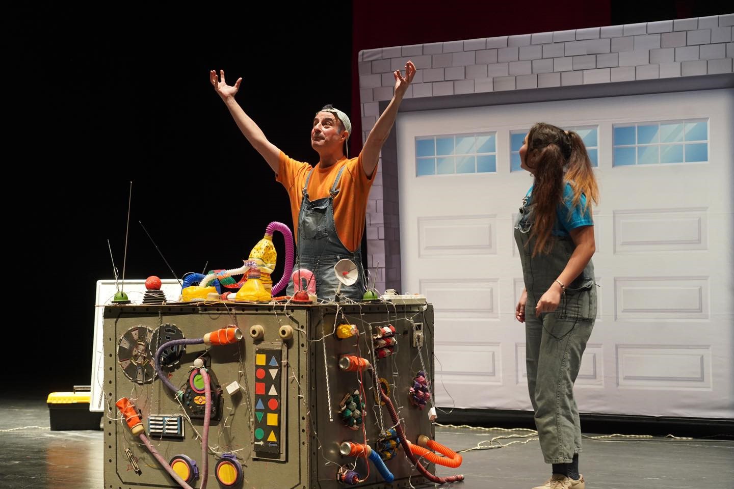 Bilecik’te çocuklar kukla gösterisi ve tiyatroyla eğlendi