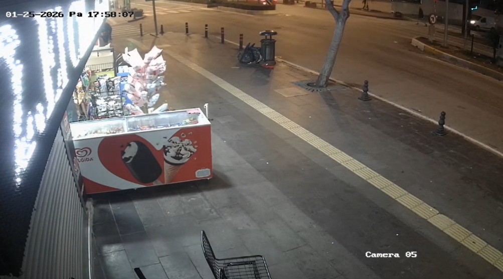 Manavgat’ta motosikletin çarptığı yaya ağır yaralandı