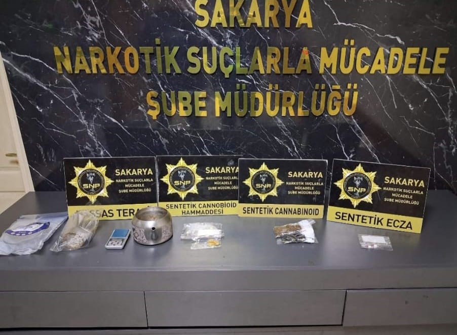 Sakarya’da 15 kilo bonzai üretilebilecek hammadde ele geçirildi