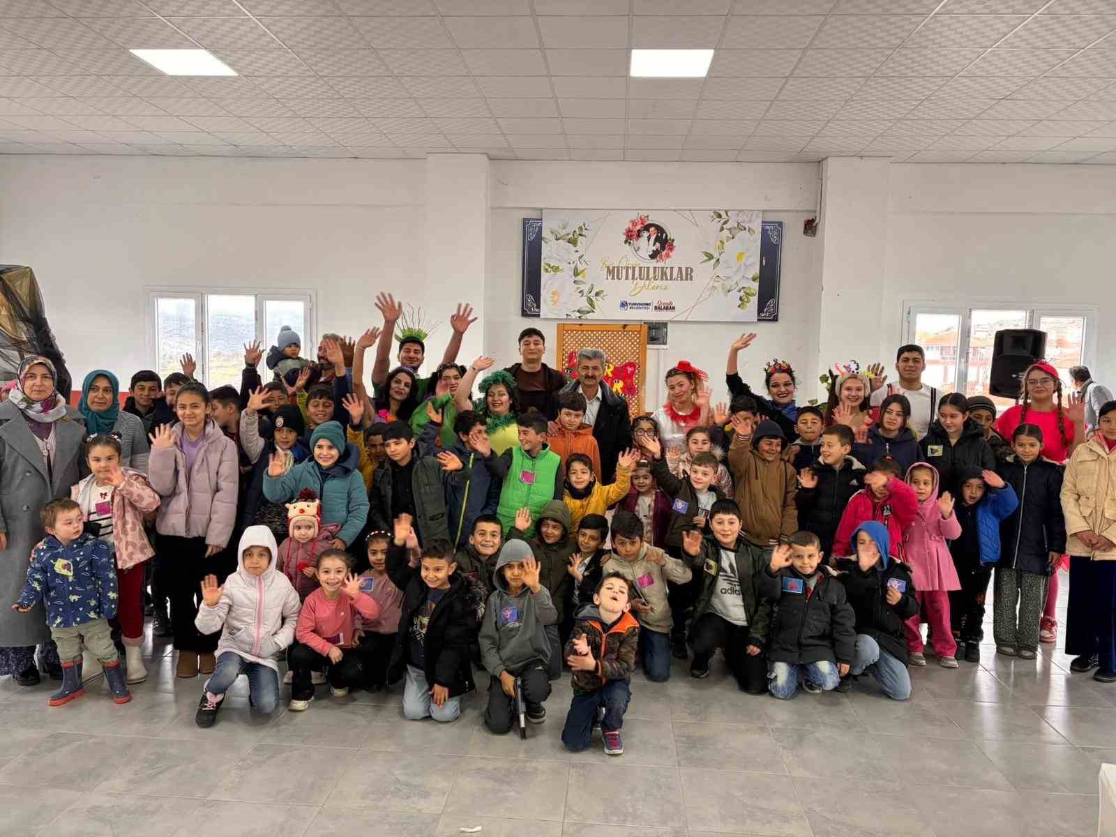 Çocuklar sağlıklı beslenmeyi tiyatroyla öğrendi