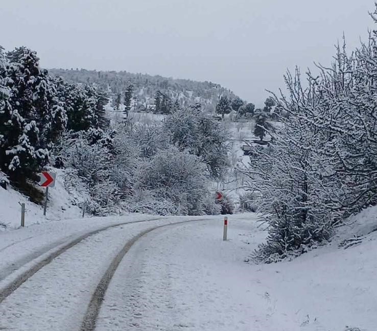 Burdur’un yüksek kesimlerinde kar yağışı etkili oldu