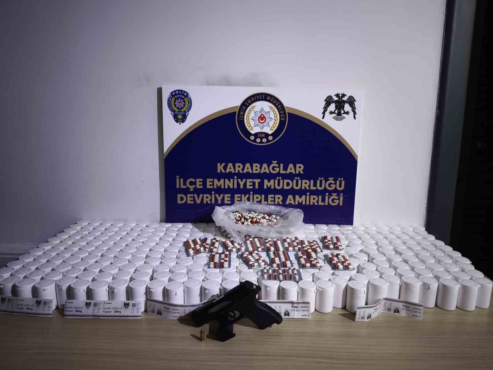 İzmir’de binlerce uyuşturucu hap ele geçirildi