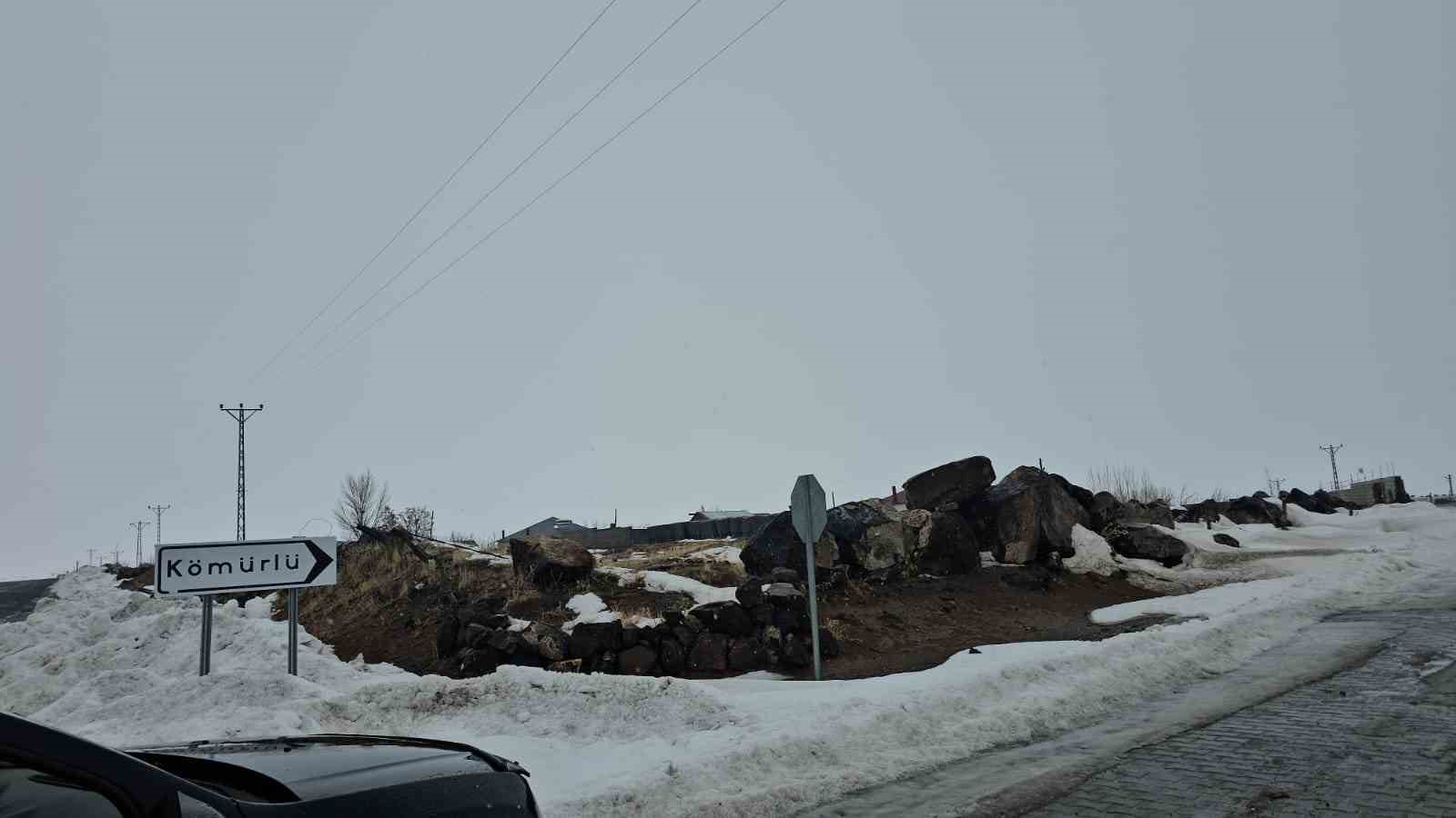 Adilcevaz’da kuduz alarmı: Bir köy karantinaya alındı
