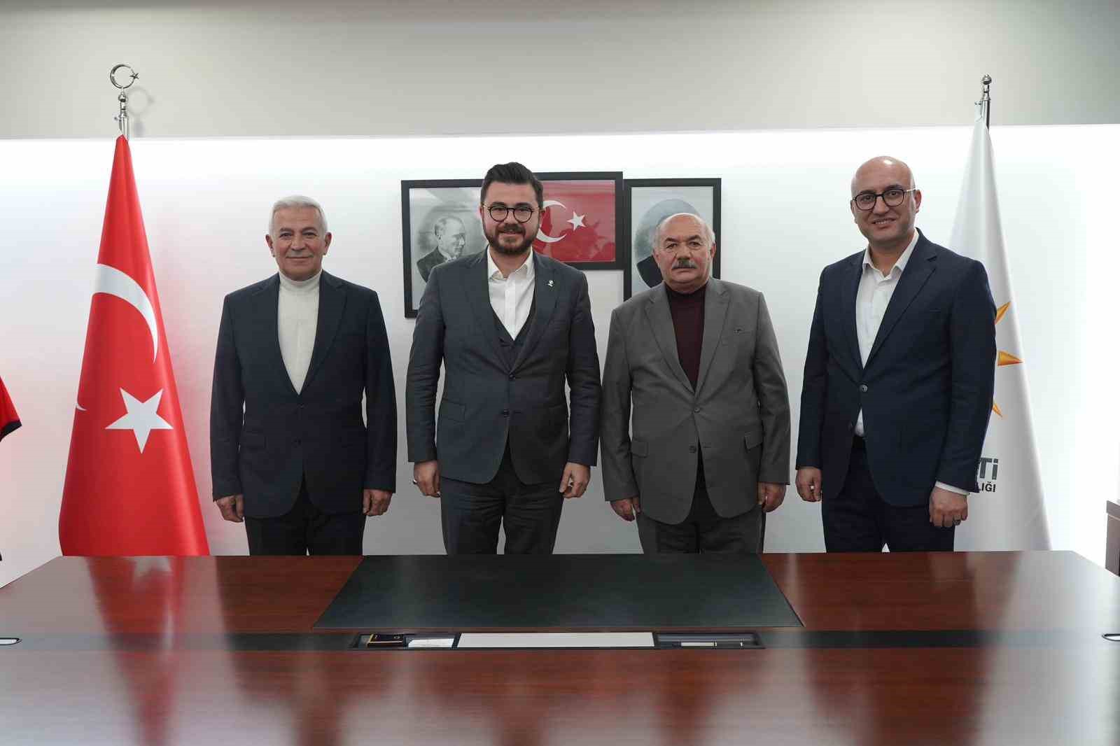 AK Parti’de 3 ilçe başkanı görevden alındı