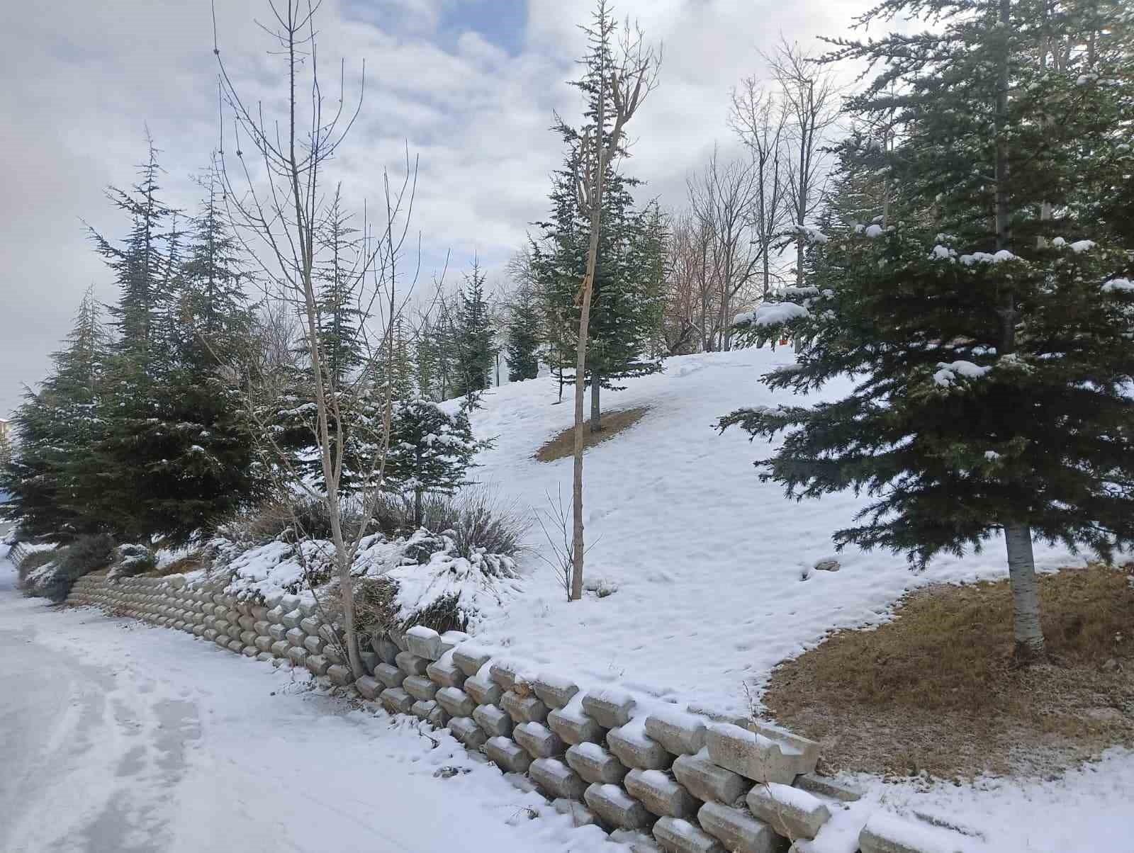 Ankara’da kar yağışı etkili oldu