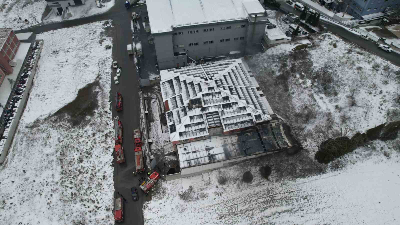 Arnavutköy’de plastik fabrikasında yangın