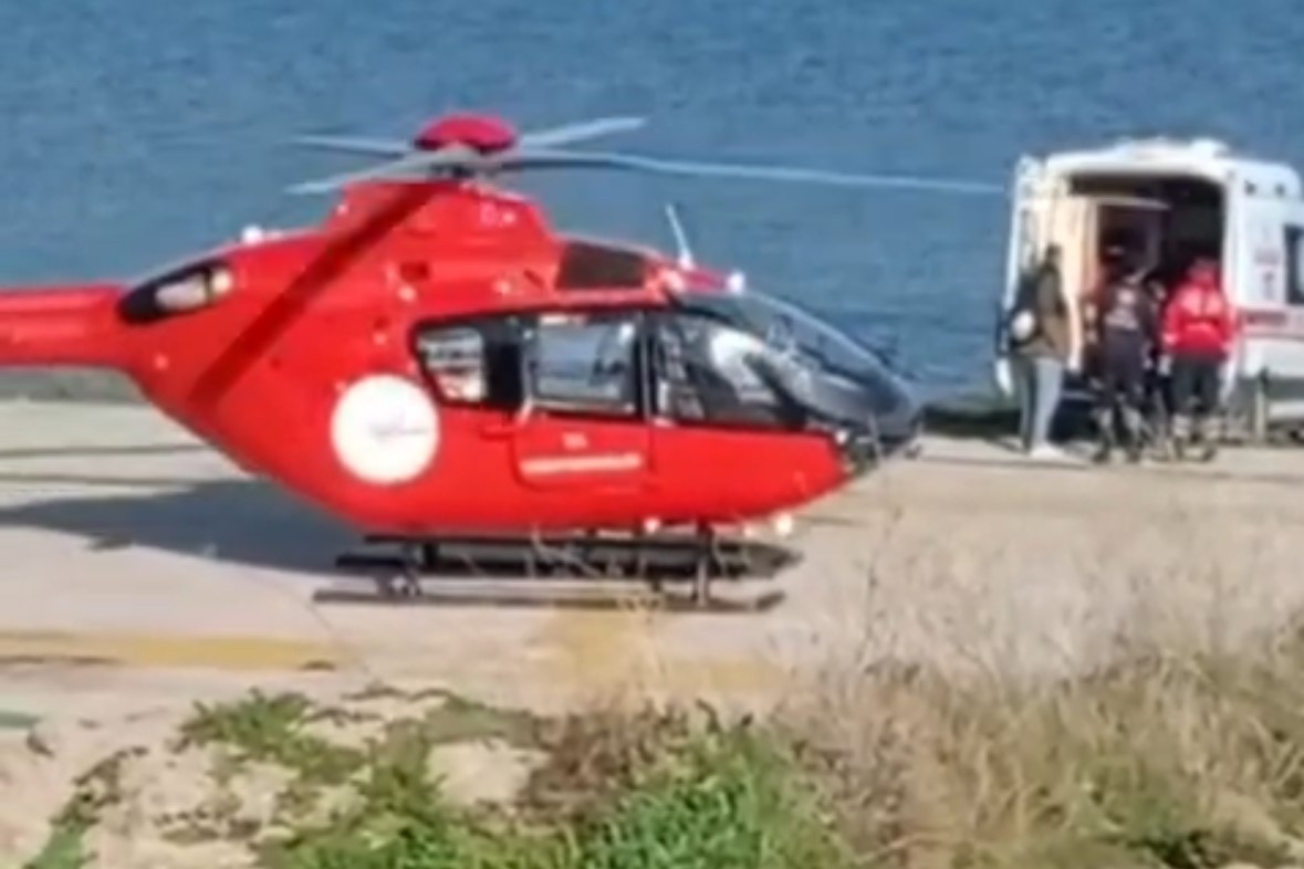 Avşa Adası’nda rahatsızlanan vatandaş ambulans helikopterle sevk edildi