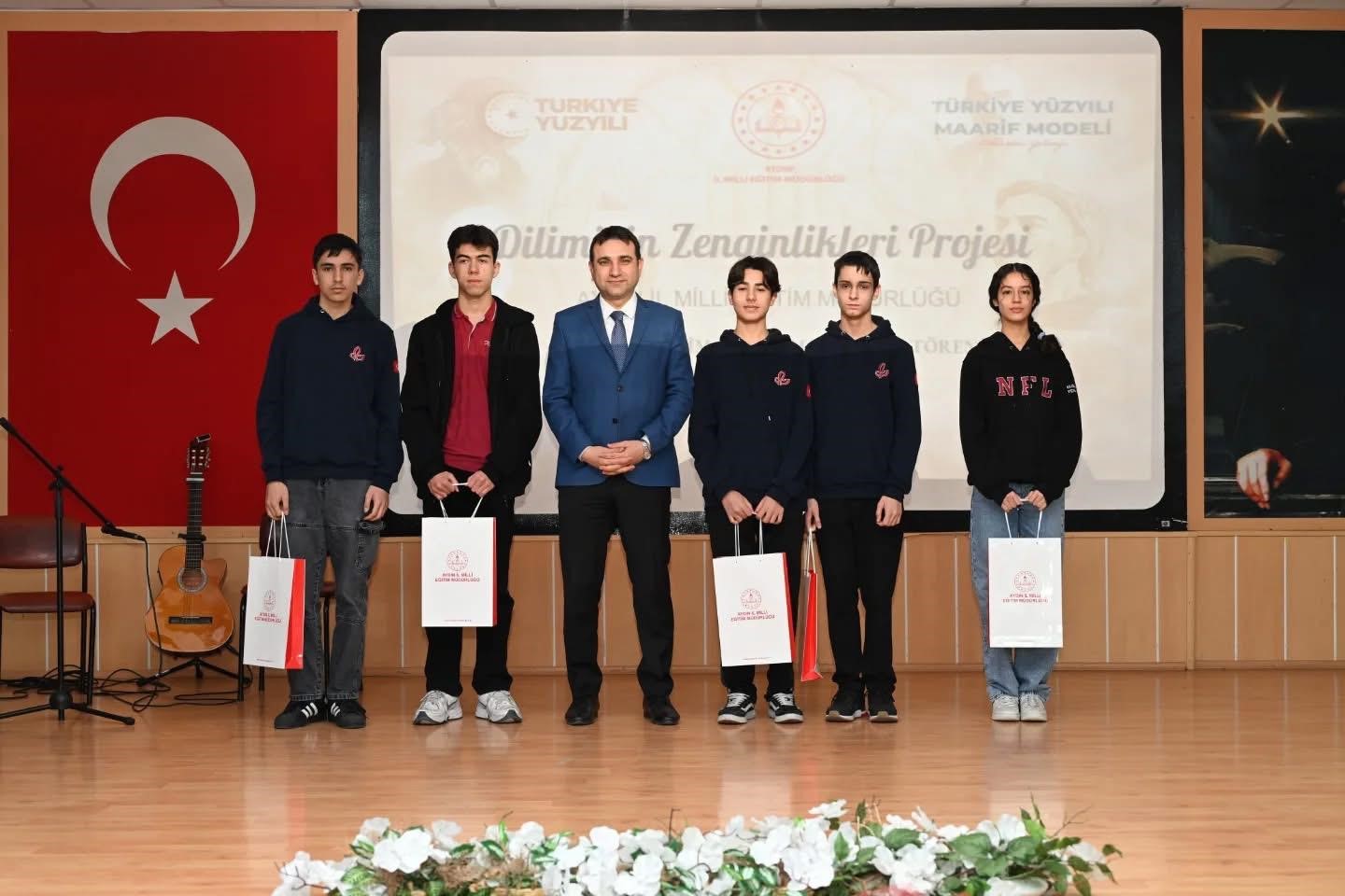 Aydın Lisesi, dil yarışmasında 5 ödülün 3’ünü aldı