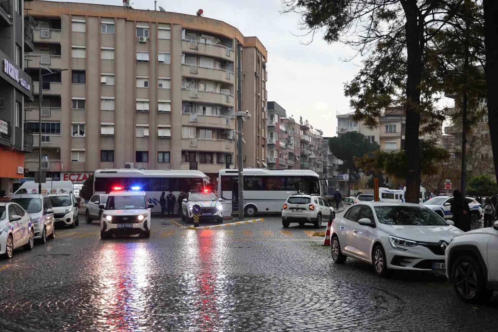Aydın polisinin demokrasi nöbeti