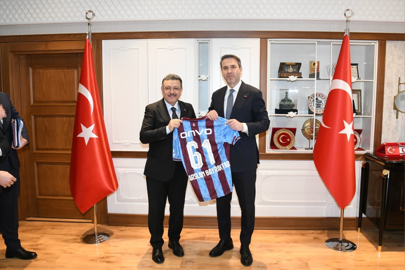 Bakan Bayraktar Trabzon’da