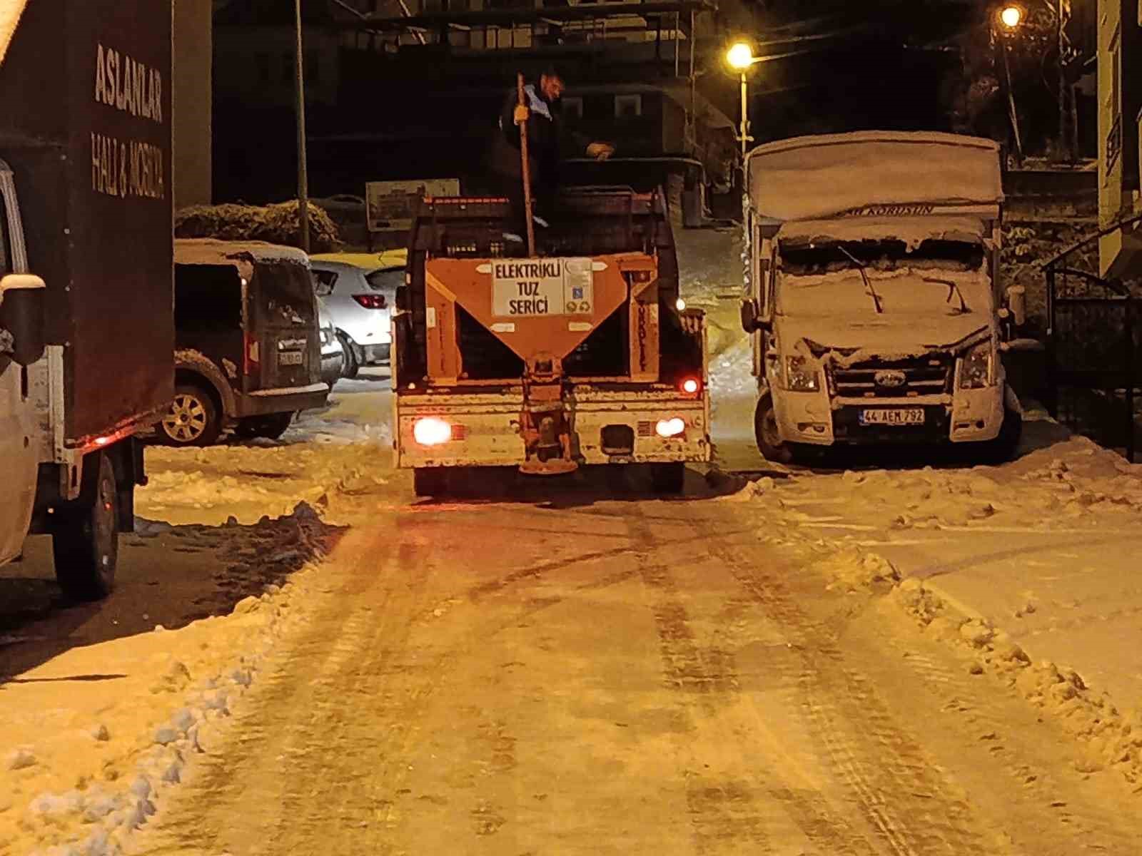 Battalgazi’de gece boyu kar mesaisi