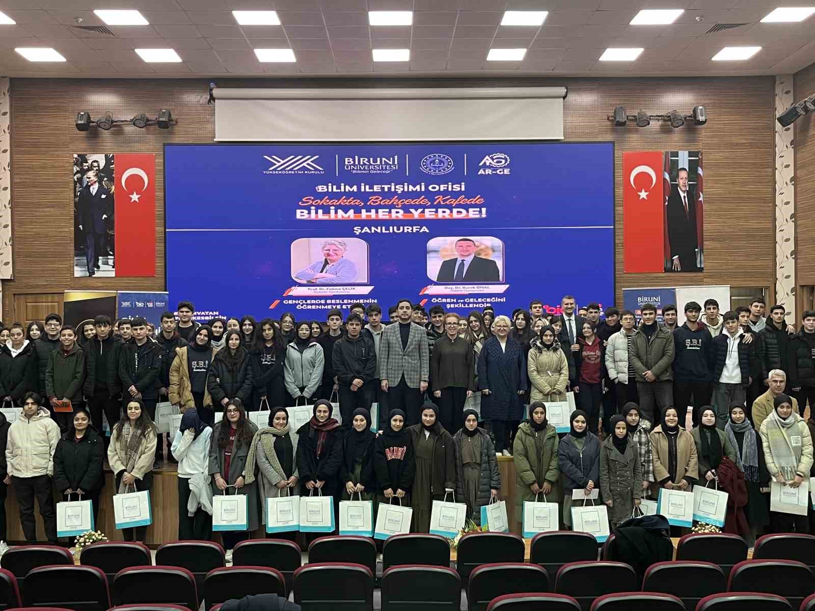 Biruni Üniversitesi, YÖK’ün ‘Bilim Kafe’ etkinlikleriyle 6 ilde gençlerle buluştu