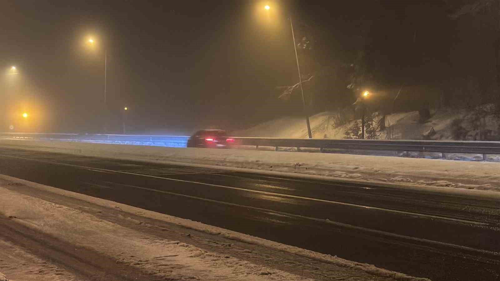 Bolu Dağı geçişinde kar yağışı başladı