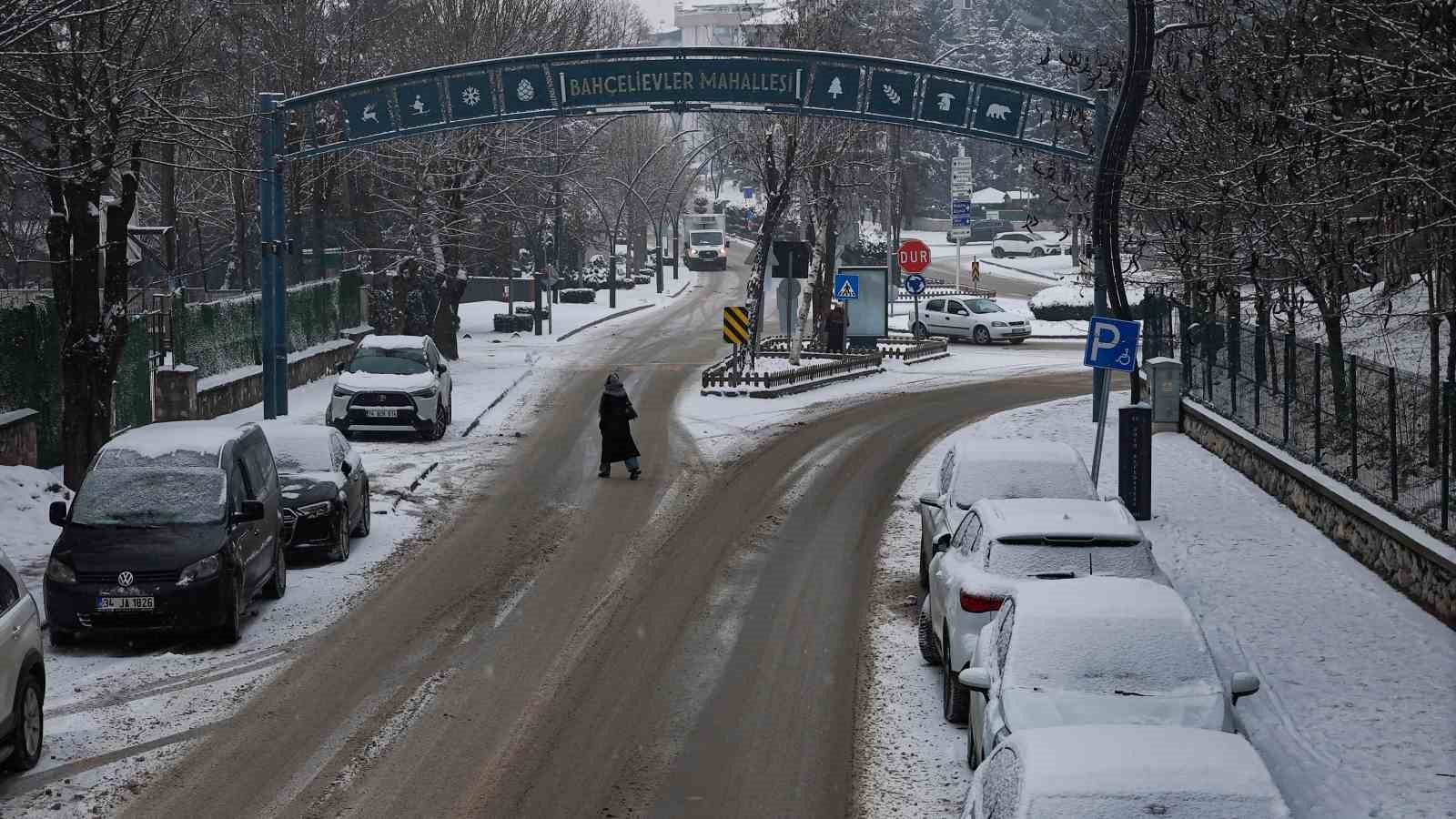 Bolu’da kar yağışı sürüyor: Kış güzelliği havadan görüntülendi