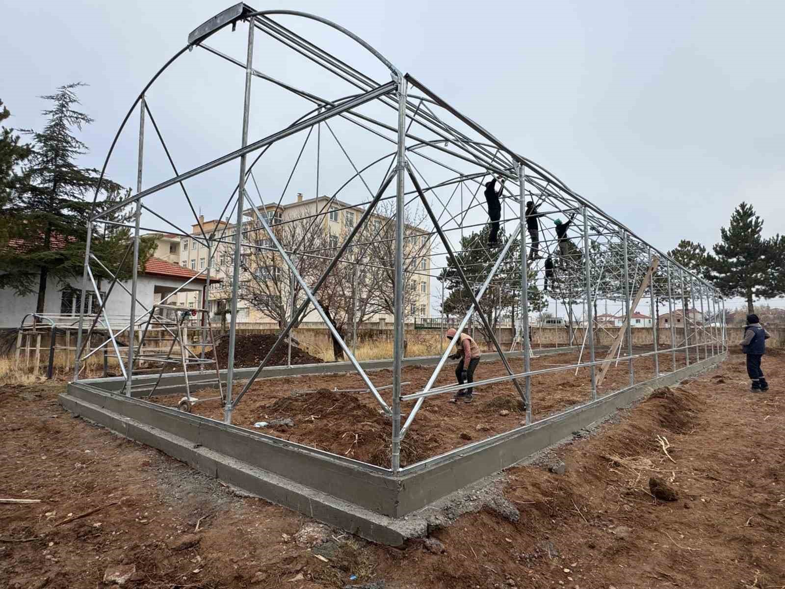 Büyükşehir’den Bünyan’a 460 bin TL’lik tarımsal hamle: akıllık sera eğitime açıldı