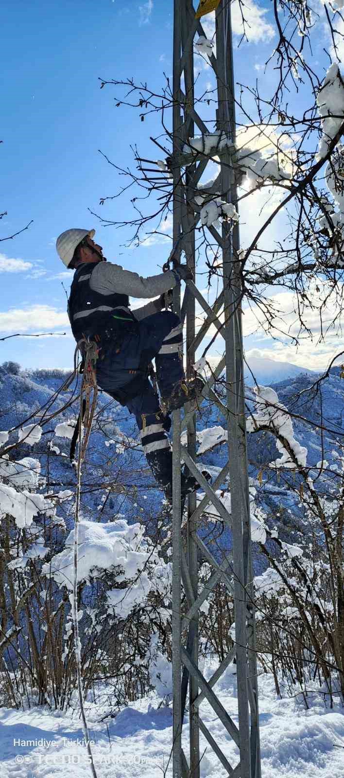 Çoruh EDAŞ, Giresun’da kesintisiz enerji için yoğun kar yağışında sahada