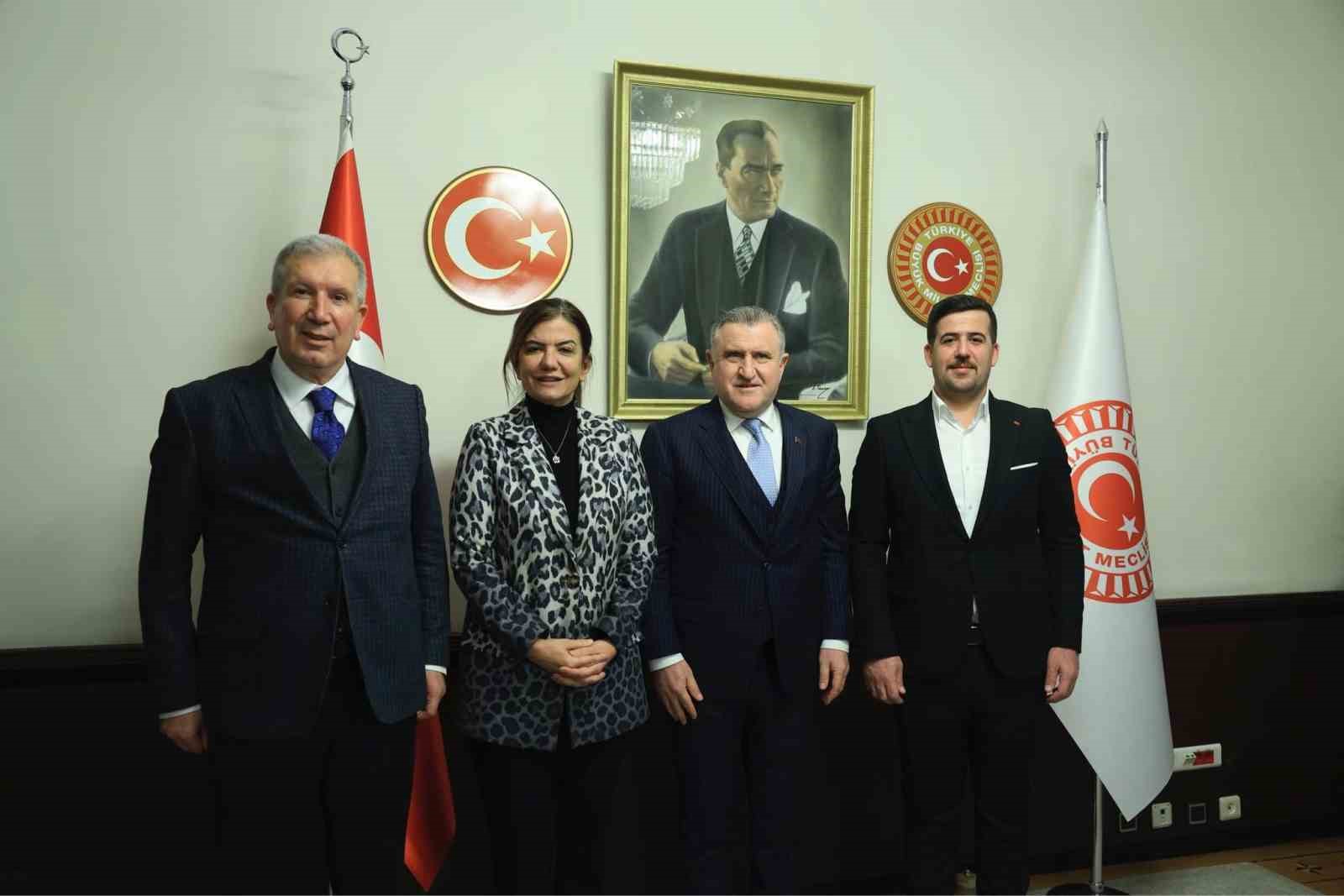 Çüngüş’e yarı olimpik yüzme havuzu